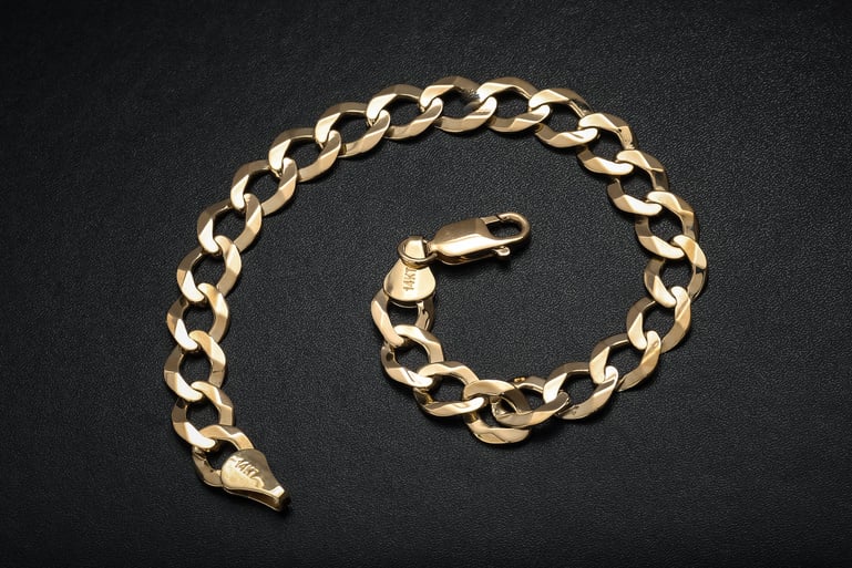 Gold chain link bracelet